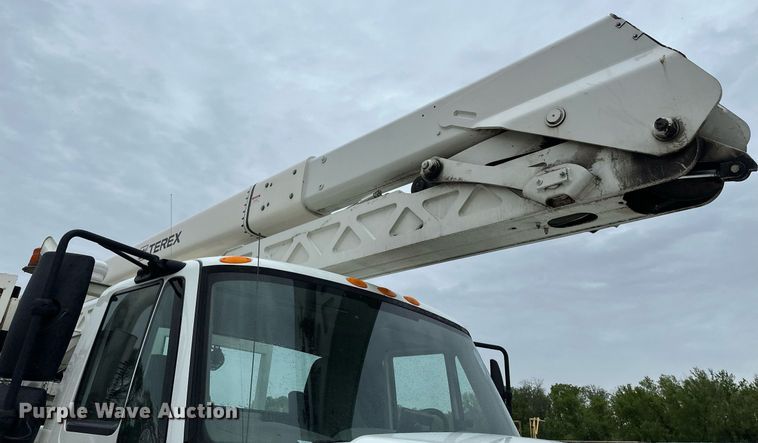 image for item EB2574 2009 International WorkStar 7400 bucket truck