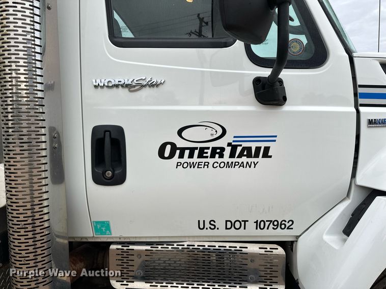 image for item EB2574 2009 International WorkStar 7400 bucket truck