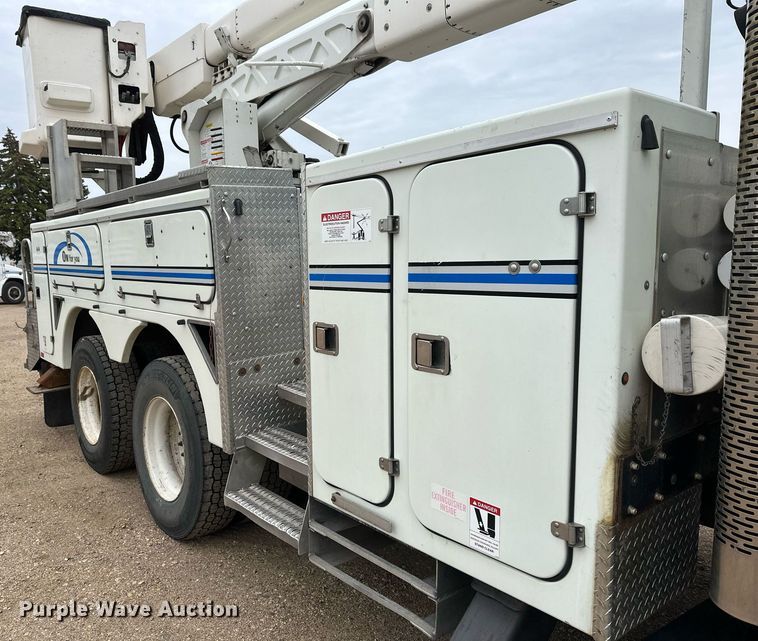 image for item EB2574 2009 International WorkStar 7400 bucket truck