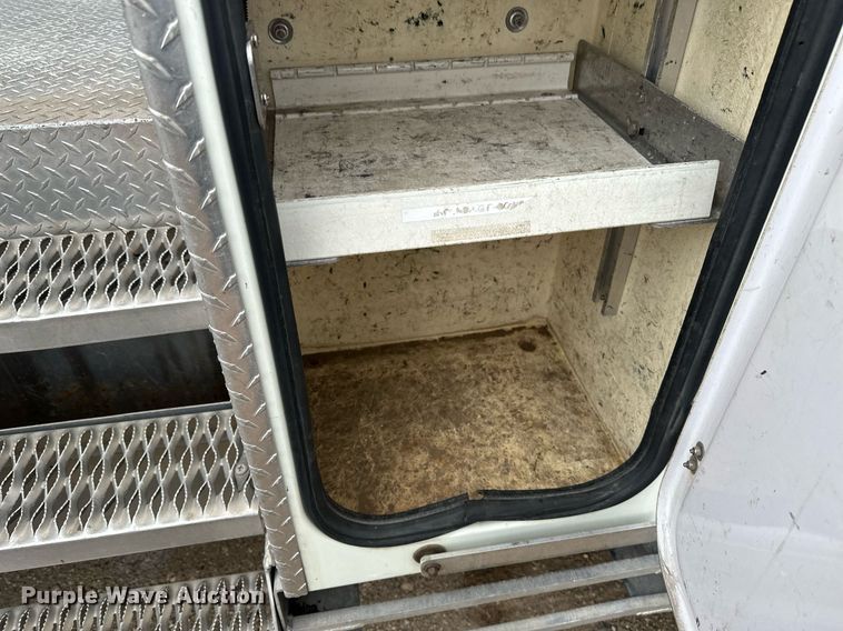 image for item EB2574 2009 International WorkStar 7400 bucket truck