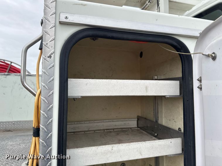 image for item EB2574 2009 International WorkStar 7400 bucket truck