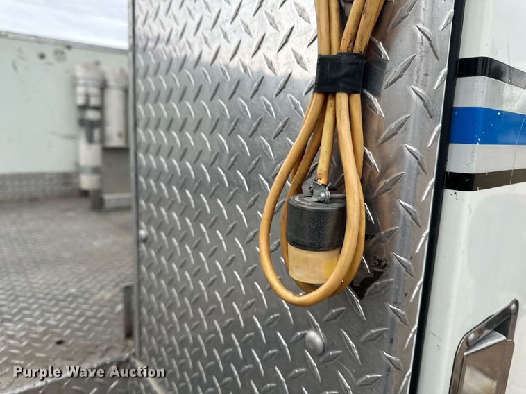 image for item EB2574 2009 International WorkStar 7400 bucket truck