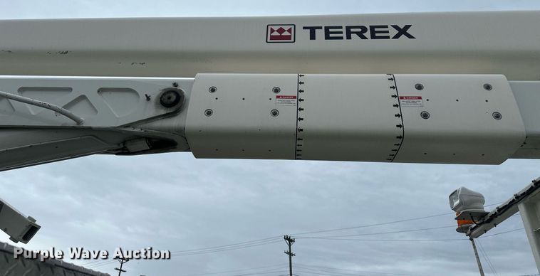 image for item EB2574 2009 International WorkStar 7400 bucket truck