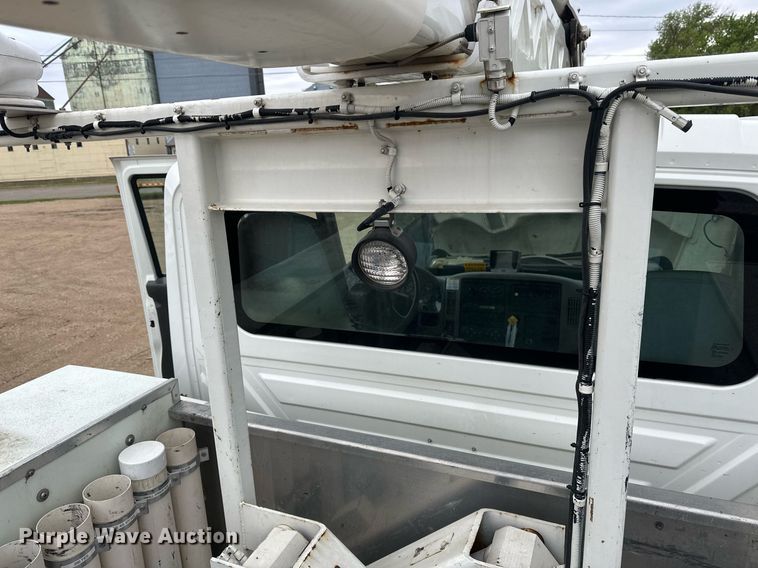 image for item EB2574 2009 International WorkStar 7400 bucket truck