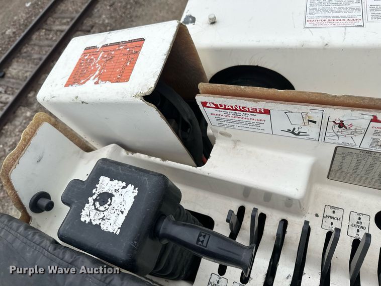 image for item EB2574 2009 International WorkStar 7400 bucket truck