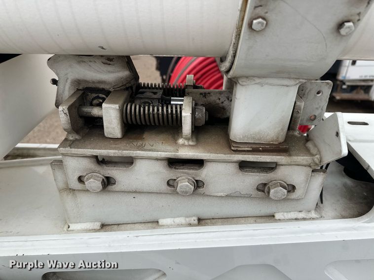 image for item EB2574 2009 International WorkStar 7400 bucket truck