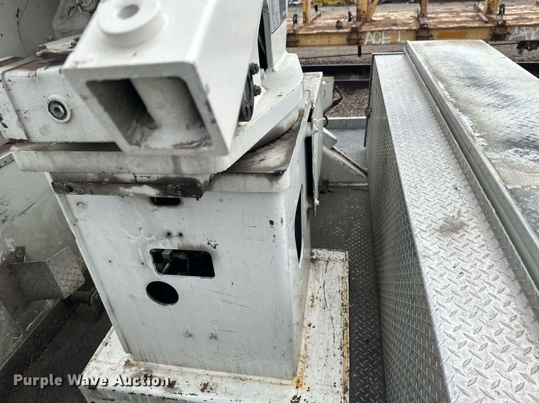 image for item EB2574 2009 International WorkStar 7400 bucket truck