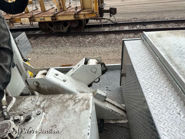 image for item EB2574 2009 International WorkStar 7400 bucket truck