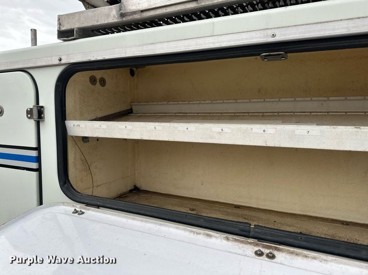 image for item EB2574 2009 International WorkStar 7400 bucket truck