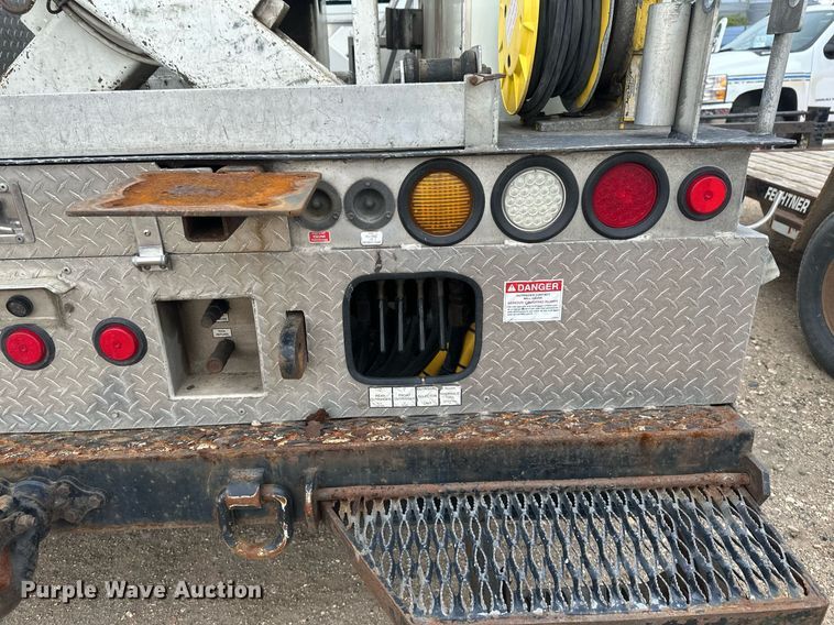 image for item EB2574 2009 International WorkStar 7400 bucket truck