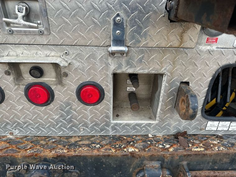 image for item EB2574 2009 International WorkStar 7400 bucket truck