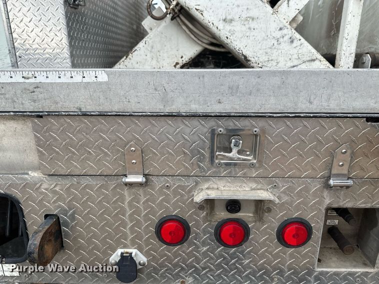 image for item EB2574 2009 International WorkStar 7400 bucket truck