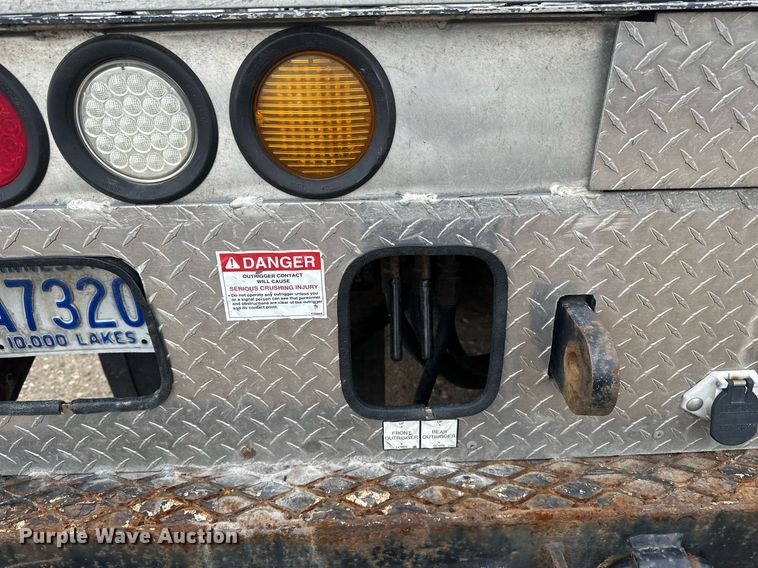 image for item EB2574 2009 International WorkStar 7400 bucket truck