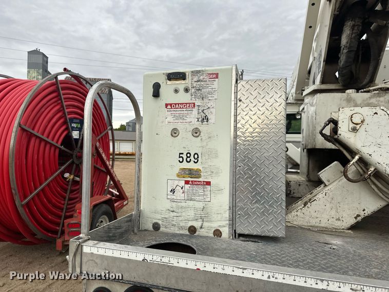 image for item EB2574 2009 International WorkStar 7400 bucket truck