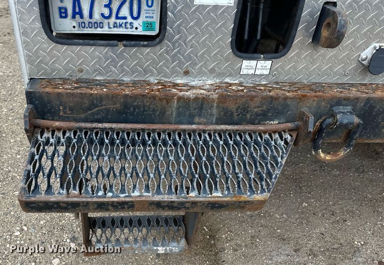 image for item EB2574 2009 International WorkStar 7400 bucket truck