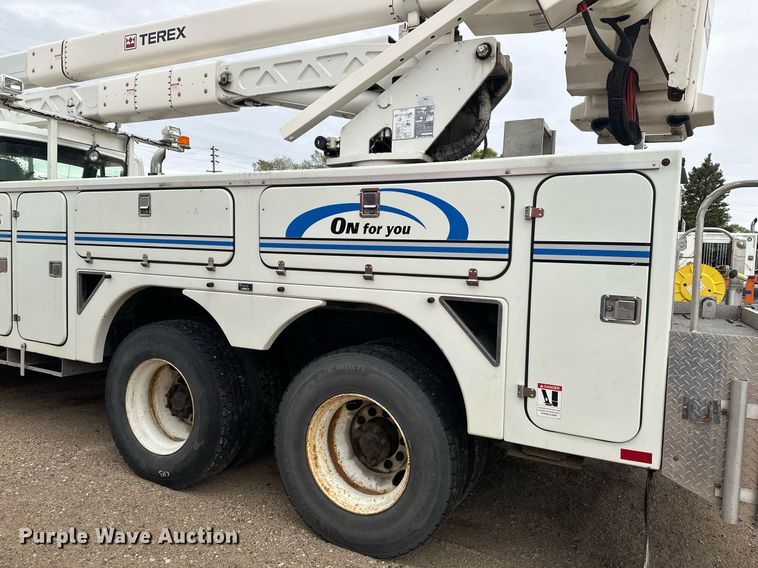 image for item EB2574 2009 International WorkStar 7400 bucket truck