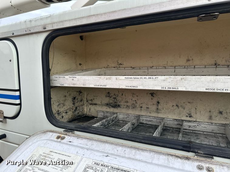 image for item EB2574 2009 International WorkStar 7400 bucket truck