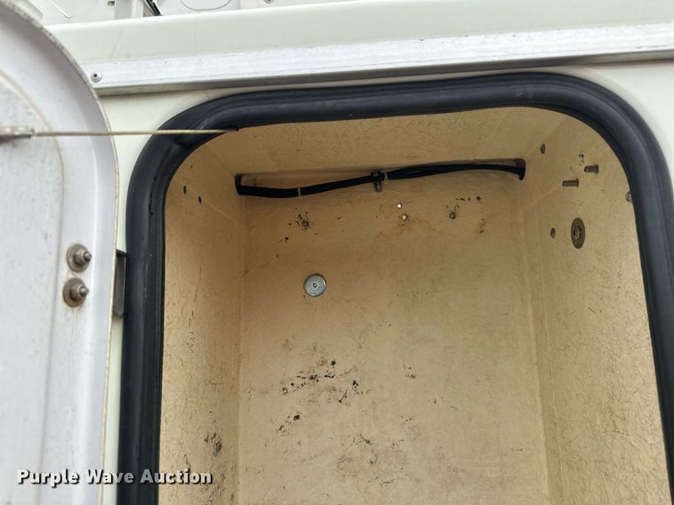 image for item EB2574 2009 International WorkStar 7400 bucket truck