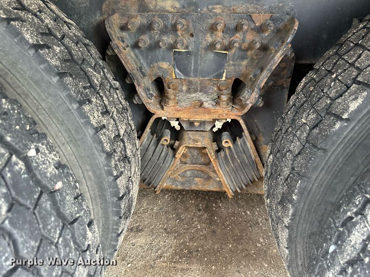 image for item EB2574 2009 International WorkStar 7400 bucket truck