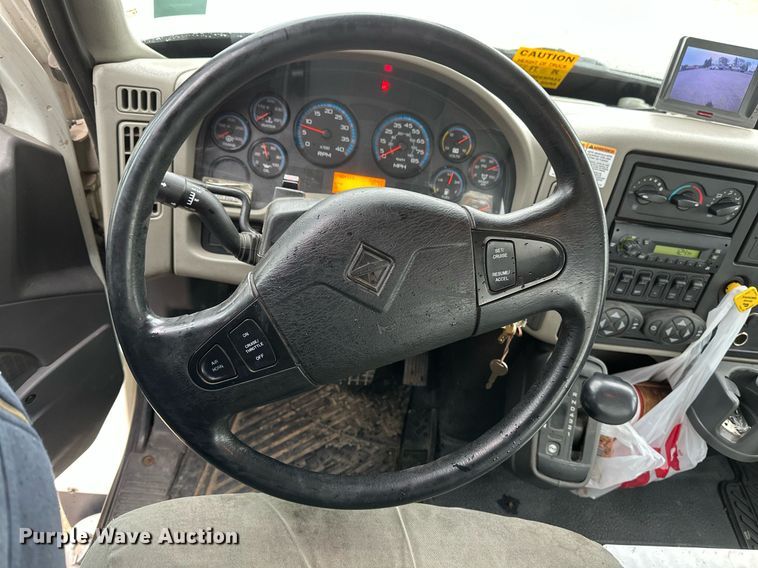 image for item EB2574 2009 International WorkStar 7400 bucket truck