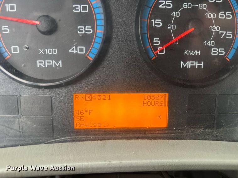 image for item EB2574 2009 International WorkStar 7400 bucket truck