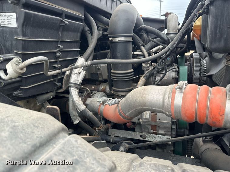 image for item EB2574 2009 International WorkStar 7400 bucket truck