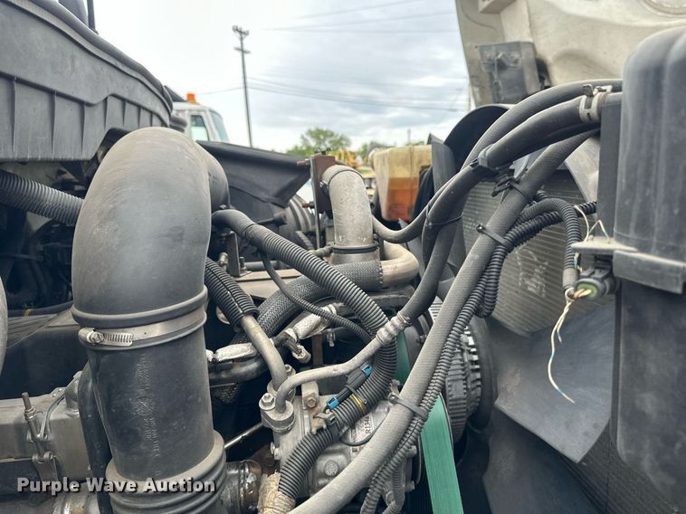 image for item EB2574 2009 International WorkStar 7400 bucket truck