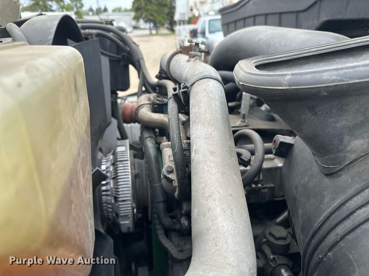 image for item EB2574 2009 International WorkStar 7400 bucket truck