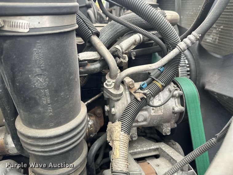 image for item EB2574 2009 International WorkStar 7400 bucket truck