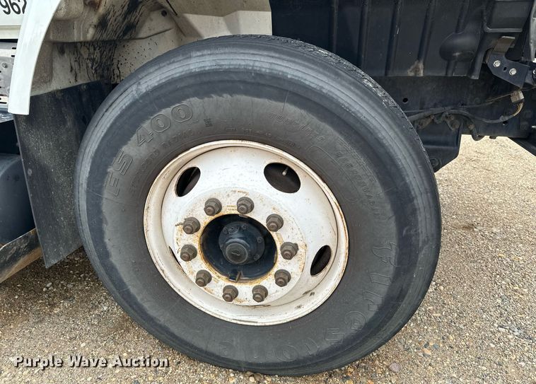 image for item EB2574 2009 International WorkStar 7400 bucket truck