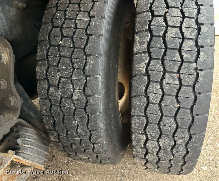 image for item EB2574 2009 International WorkStar 7400 bucket truck