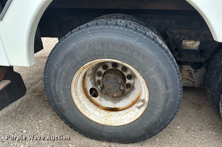 image for item EB2574 2009 International WorkStar 7400 bucket truck