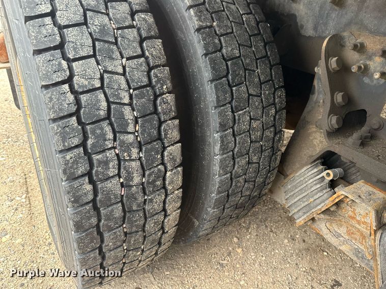 image for item EB2574 2009 International WorkStar 7400 bucket truck