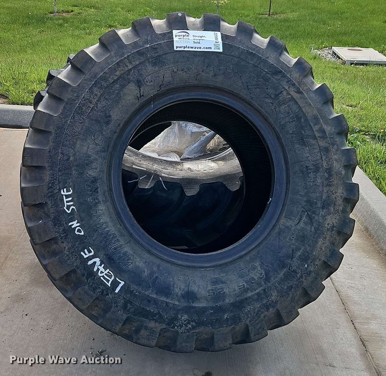 image for item EB8022 (3) tractor tires