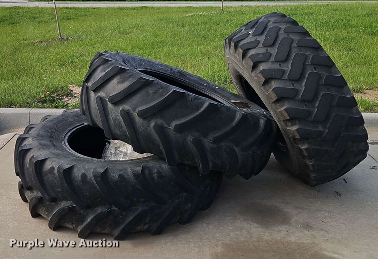 image for item EB8022 (3) tractor tires