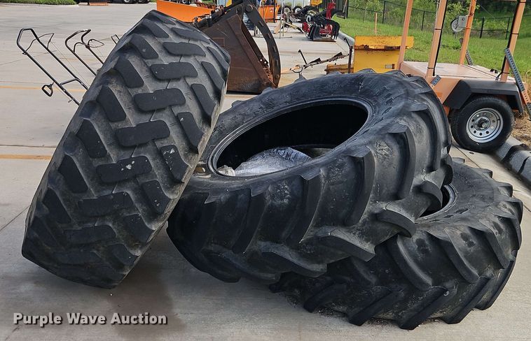 image for item EB8022 (3) tractor tires