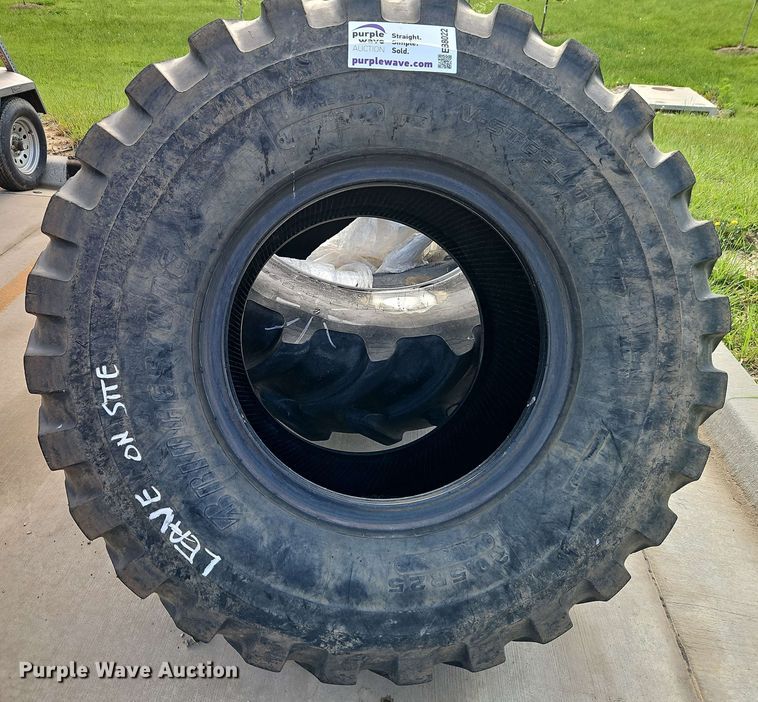 image for item EB8022 (3) tractor tires