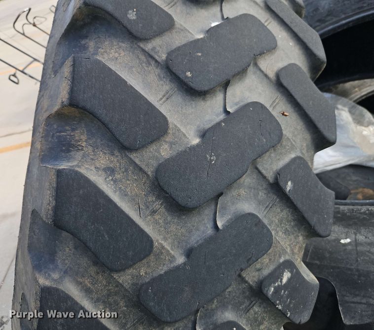 image for item EB8022 (3) tractor tires