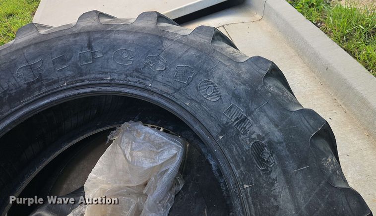 image for item EB8022 (3) tractor tires