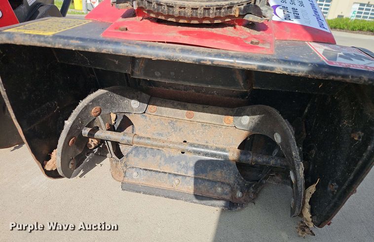 image for item EB8023 (2) Honda snow blowers