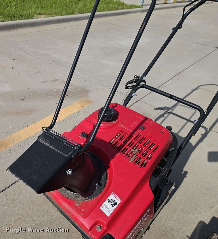 image for item EB8023 (2) Honda snow blowers