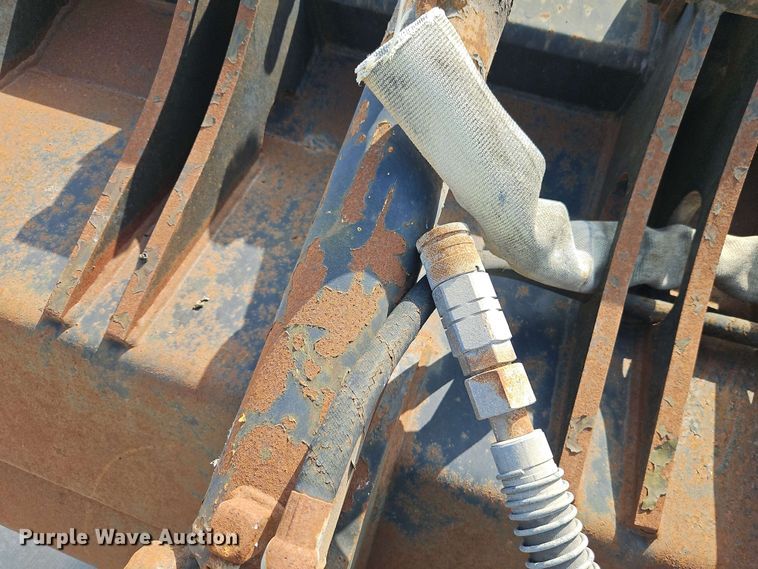 image for item EB8026 Caterpillar wheel loader grapple bucket