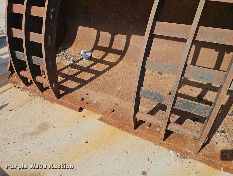 image for item EB8026 Caterpillar wheel loader grapple bucket