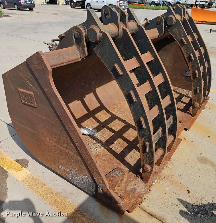 image for item EB8026 Caterpillar wheel loader grapple bucket