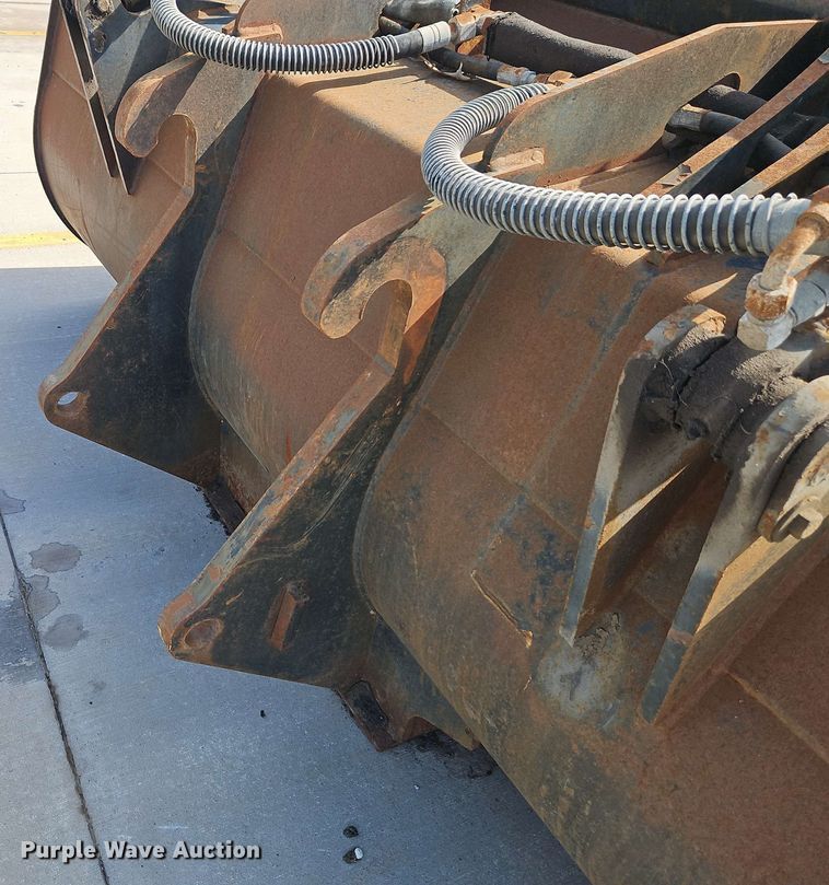 image for item EB8026 Caterpillar wheel loader grapple bucket