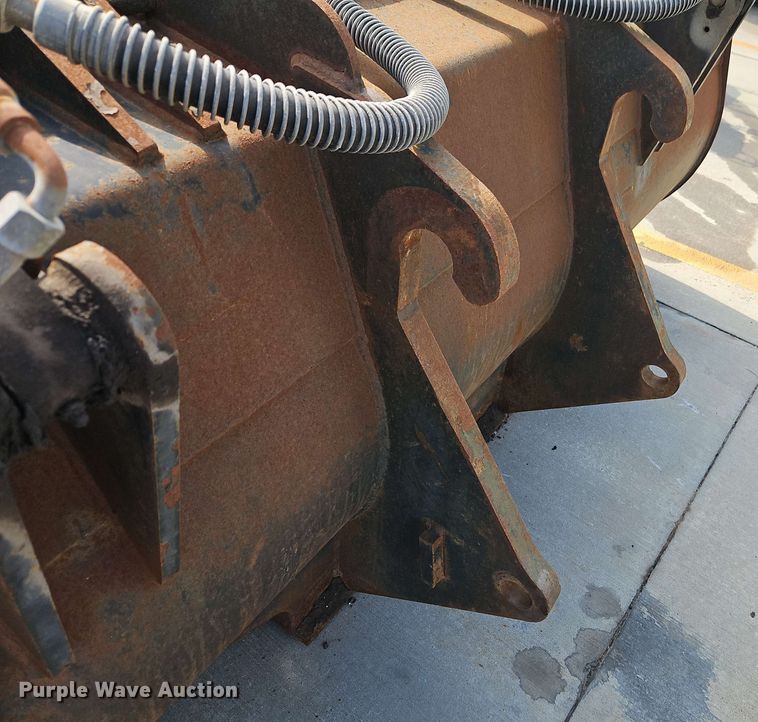 image for item EB8026 Caterpillar wheel loader grapple bucket