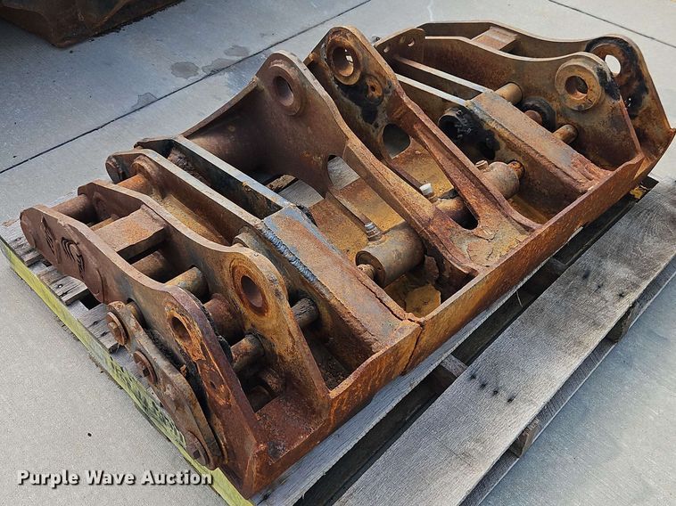 image for item EB8026 Caterpillar wheel loader grapple bucket