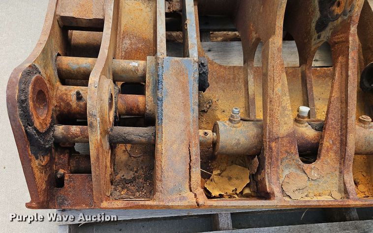 image for item EB8026 Caterpillar wheel loader grapple bucket