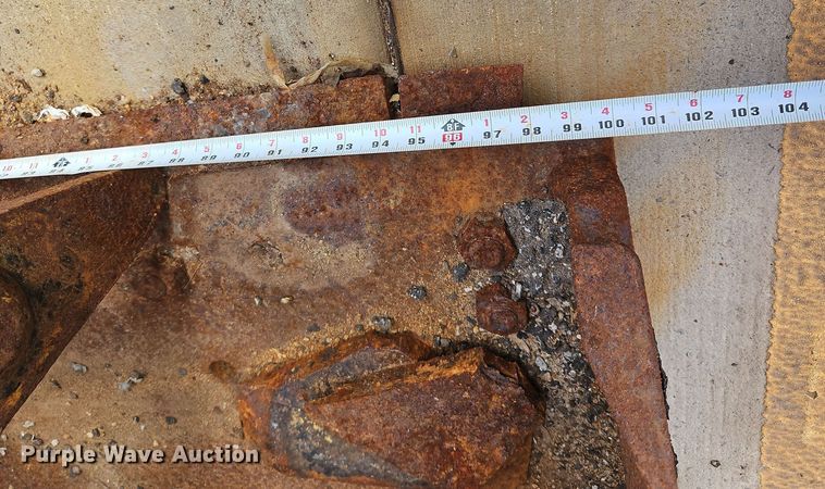 image for item EB8026 Caterpillar wheel loader grapple bucket