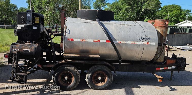 image for item EB8031 1998 Etnyre M4368 oil distributor trailer